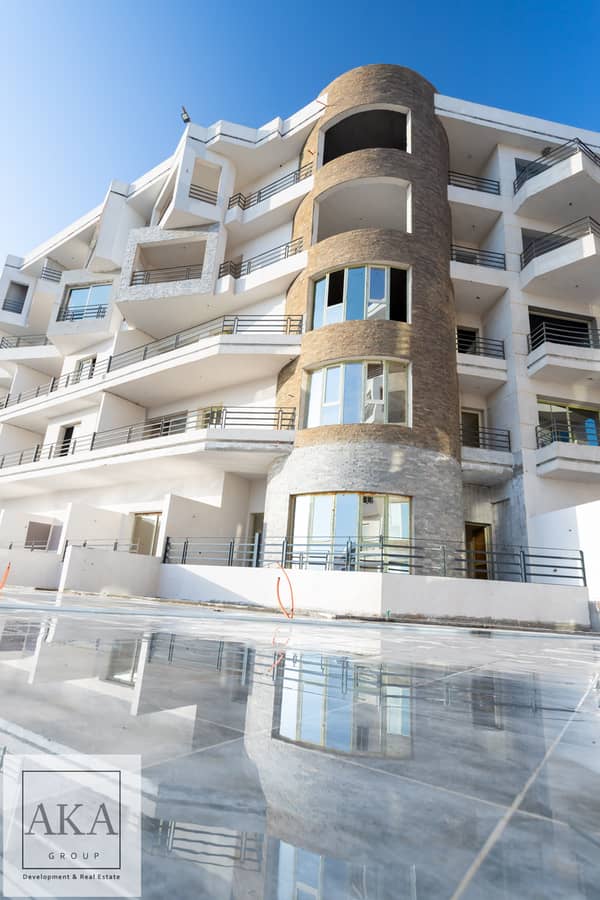 شقة ( بمساحـــ 69 متر مربع ـــــة ) بمشروع شلالات الهمبرا - 1 Bedroom - أمام مطار الغردقة الدولى & كارفور مباشرة ( من أكا جروب للتنمية العقارية ) .