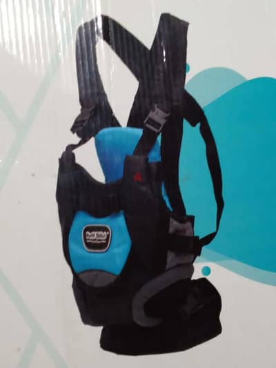 شيالة أطفال من ماركة Petit Bébé طراز Smart Gear بيع ٦٠٠