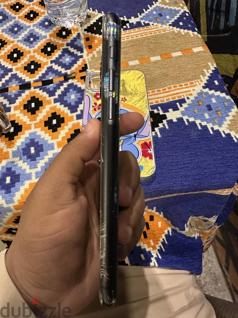 ايفون 11 4