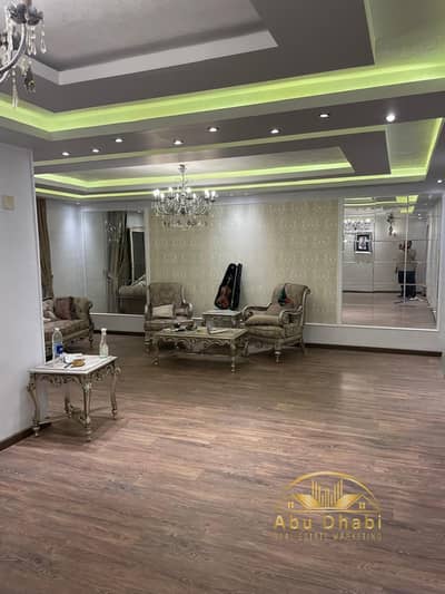 For sale in Madinaty B1, a 211m² apartment on the main street and near the club, steps from services, excellent location, fully finished to a high sta