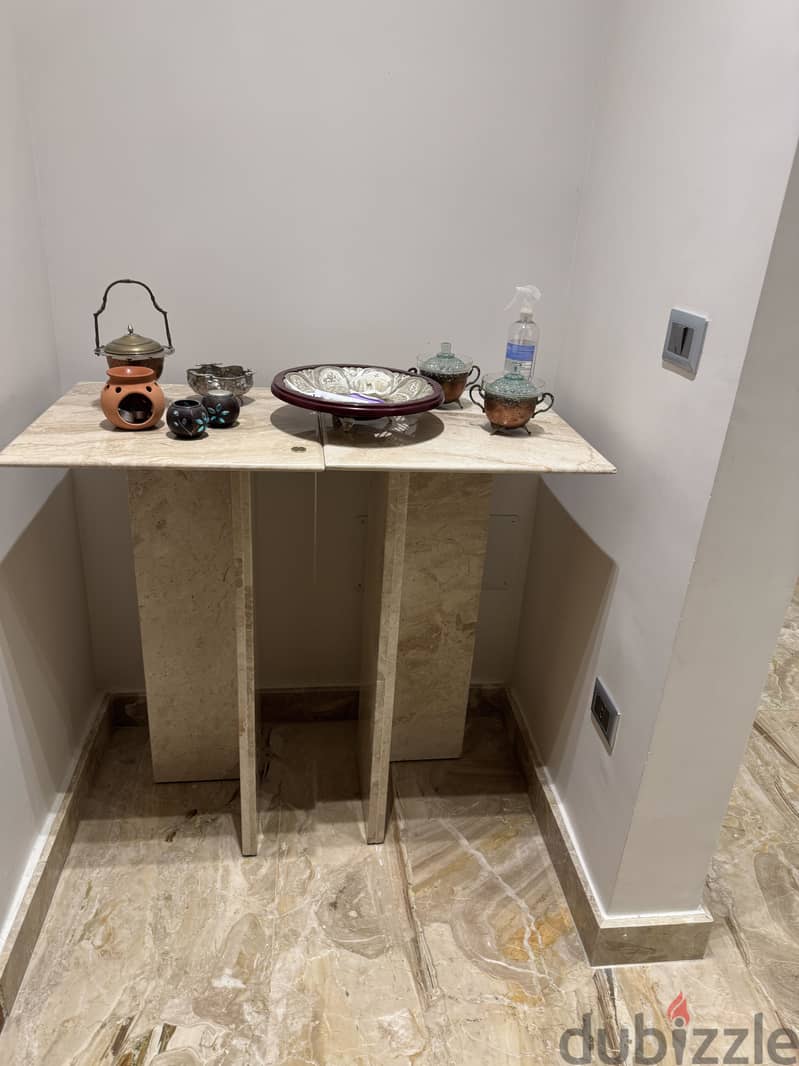Table marble 1