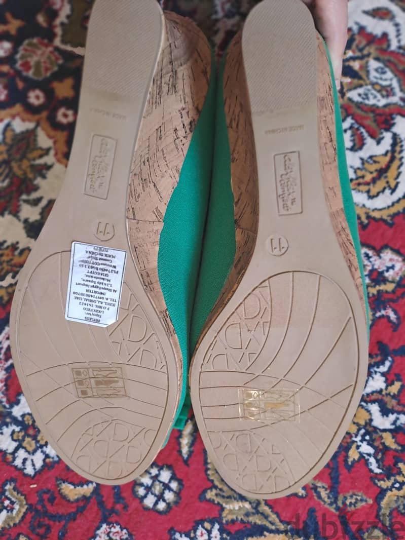 Stylish dexflex comfort wedge size 11 4