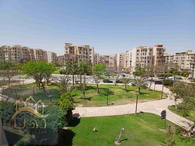 للبيع في مدينتي شقة 175م B1 فيو واااايد جاردن تشطيبات سوبر الترا دور مميز بلوكيشن ممتاز خطوات من نادي مدينتي،  مجمع البنوك و المدرسة البريطانية و  المسجد و الماركت في مدينتي القاهرة الجديدة
