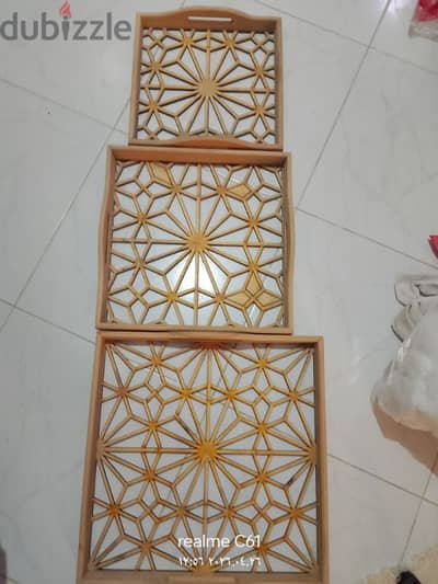 ٣ صوانى خشبية