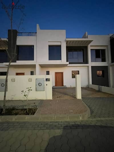 Luxury Villa Ready To Move in Lake West Prim Location view land Scape