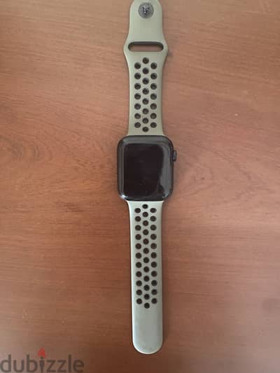 Nike SE apple watch 44MM 2nd generation