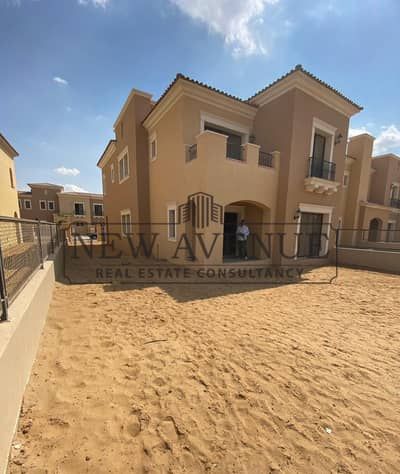 Delivered Townhouse Corner City Gate Sapphire New Cairo with Down Payment and instalments very prime location facing north
