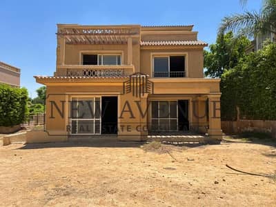 Standalone7 Bedrooms included 2 masters with dressing 7 Bathrooms  2 Maid’s room  1 Driver’s room  in Bellagio with huge garden north facing