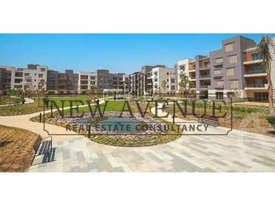 شقة بمقدم و اقساط بموقع متميز جداً | في كمبوند ديستريكت 5 شركة مراكز  District 5 compound by Marakez