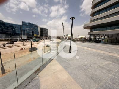 مكتب للإيجار بمساحة 300 متر مربع، على بُعد خطوات من شارع التسعين الجنوبي، القاهرة الجديدة - التجمع الخامس