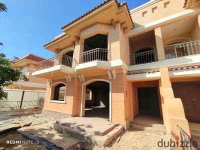 For sale in Madinaty, a classic villa, 233 sqm land, garden view, unfinished.
