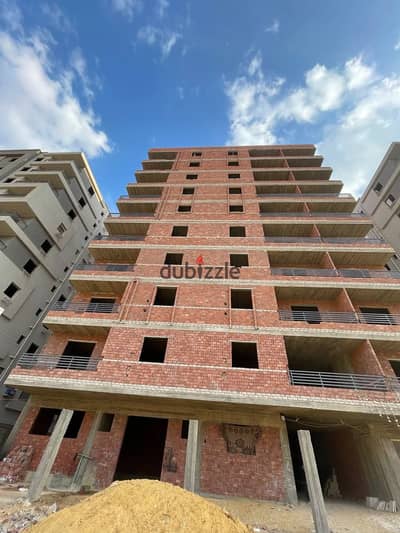 Now your apartment is next to Wadi Degla Club and next to the most important and largest international schools like Al-Alya School and Al-Sarh School at the lowest price per meter in the market