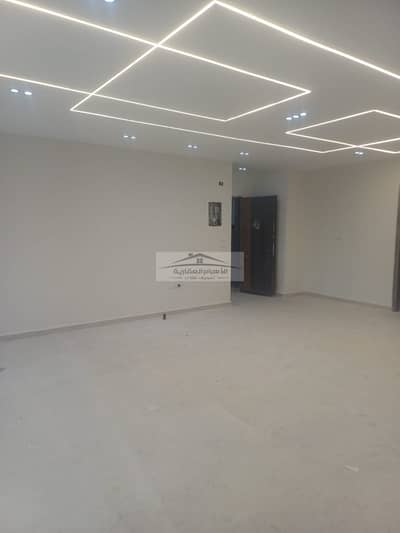 For rent: 300 sq m office space in the first Abbas El Akkad building, suitable for companies, offices, and medical clinics.
