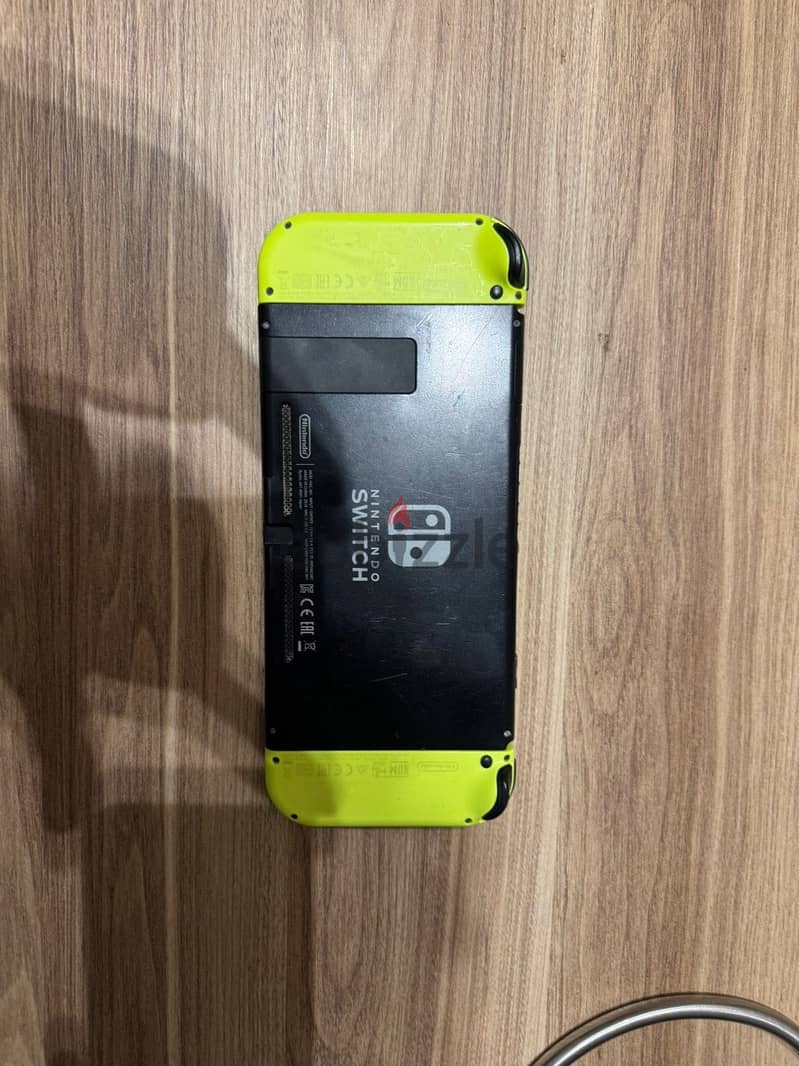 Nintendo switch + joy con +cover 1
