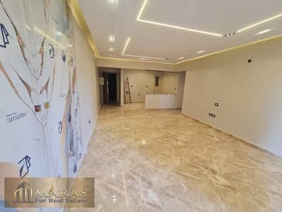 شقة للبيع كورنيش المعادي عمارات الشرطة حي الإخاء 110م غرفتين 1 حمام دور 2 اسانسير فيو نيل جانبي تشطيب سوبر لوكس حديث
