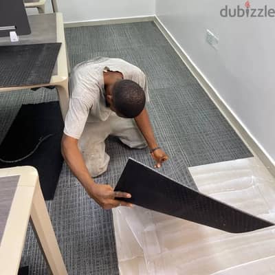 فرش أرضيات موكيت وبلاط موكيت بأيدي متخصصين، مع أحسن لمسة نهائية وأقل ه