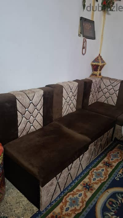 ركنه للبيع حالتها نضيفه جدا