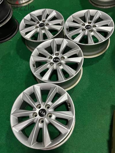 Original kia wheels R17