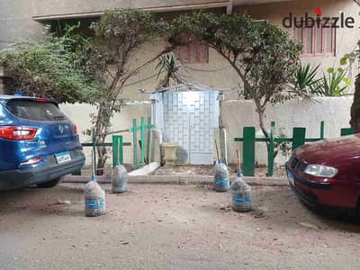 شقه مفروشه للايجار في المعادي شارع 103المعادي  ارضي بجنيه مدخل خاص مكونه من ثلاث غرف ريسبشن 2حمام مطبخ غاز طبيعي جنينه خاصه بشقه