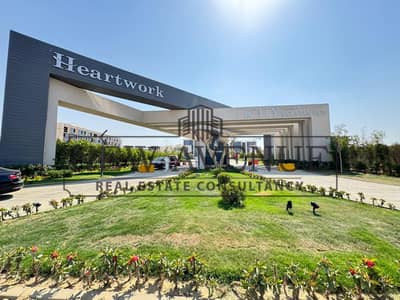 مكتب إداري مشطب بالكامل للبيع بأقساط في ماونتن فيو اي سيتي القاهره الجديده mountain view icity New Cairo