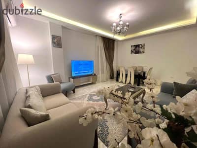 شقه مفروش اول سكن القرب من الجامعات الامريكيه  التجمع القاهره الجديده