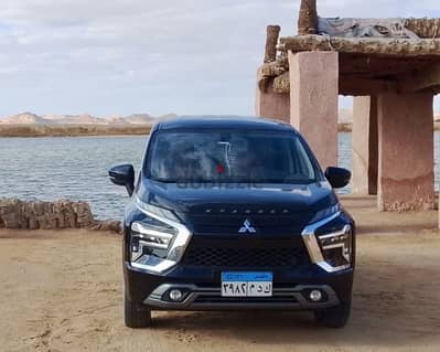ايجار سيارة عائلية بالسائق