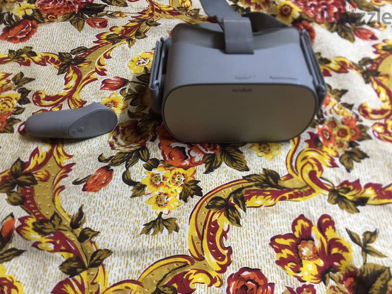 Oculus Go Grey Color VR  Excellent condition 1