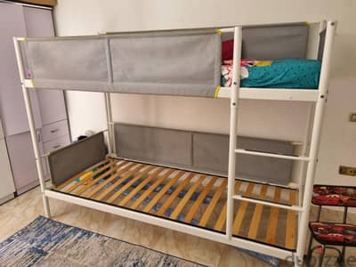سرير أطفال حديد بدورين أيكيا