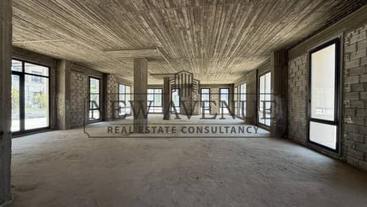 3 floors 2700 sqm for rent at district 5 by MARAKEZ direct on Ain Sokhna Road in the Fifth Settlement.