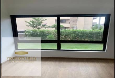 for sale apartment 115 sq m finished in Fifth Square Compound Al Marasem New Cairo Fifth Settlement 2 bedrooms ready to move in.
