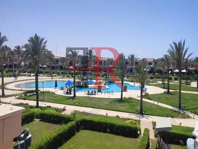 شاليه للإيجار إطلالة على حمام سباحة مفروش بالكامل في لافيستا باي الساحل الشمالي