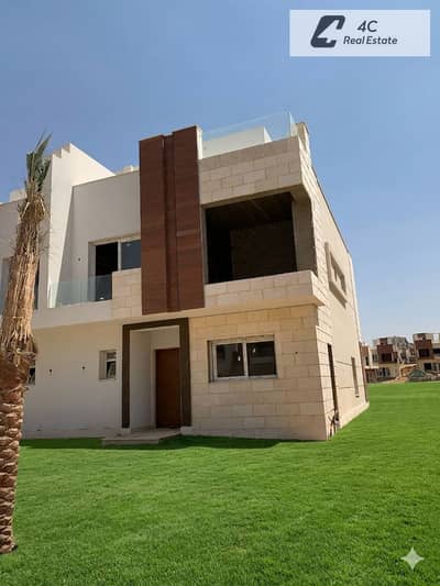 فيلا تاون هاوس استلام فوري  225م بمقدم و اقساط اميز لوكيشن اوبن فيو لاند سكيب في ازار 2 التجمع الخامس القاهرة الجديدة بجوار المراسم فيفث سكويرAzzar 2
