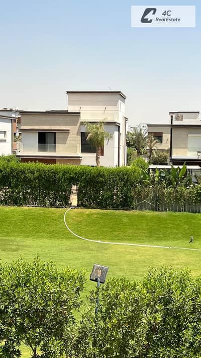 فيلا تاون هاوس استلام فوري  225م بمقدم و اقساط اميز لوكيشن اوبن فيو لاند سكيب في ازار 2 التجمع الخامس القاهرة الجديدة بجوار المراسم فيفث سكويرAzzar 2