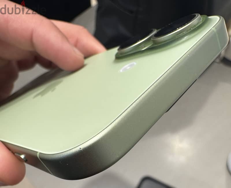 iPhone 17 3