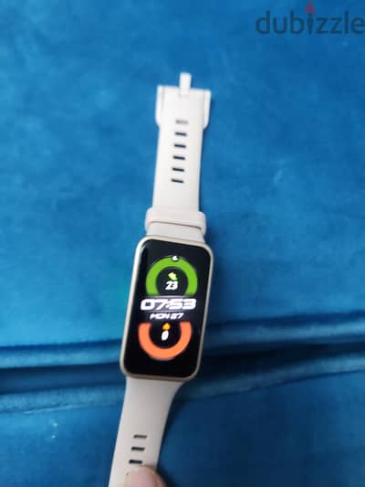 ساعه سمارت للبيع بحاله ممتازة band 8