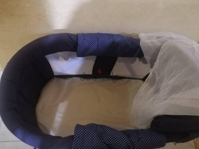 سرير اطفال 2