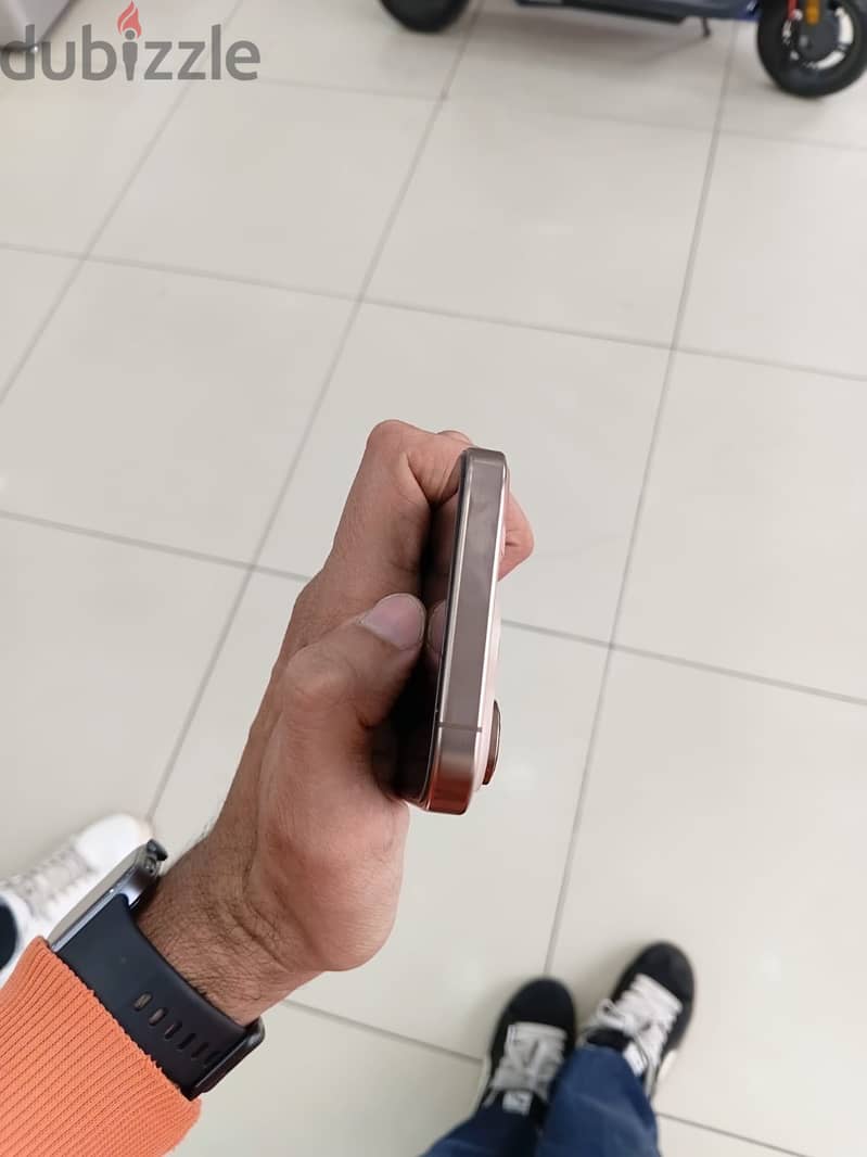 iPhone 16 pro 256g 2