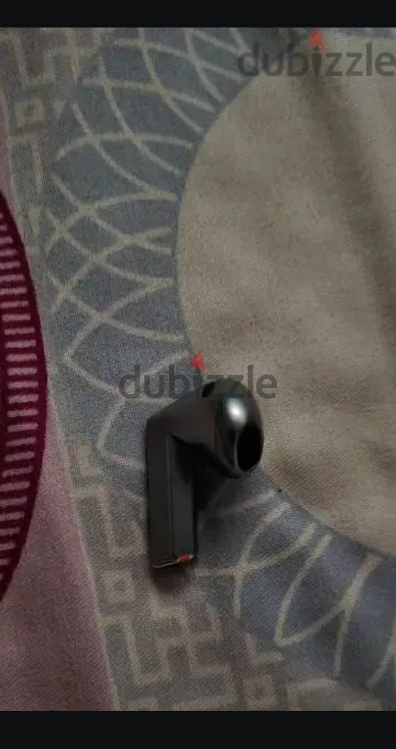 فرده يمين buds 3 1