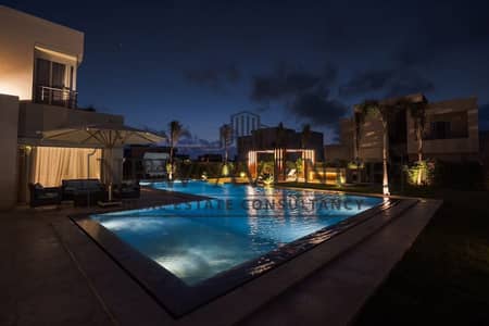 ڤيلا مستقلة في هاسيندا باي Hacienda Bay متشطبة بالكامل مطلة على ڤيو جولف بحمام سباحة خاص