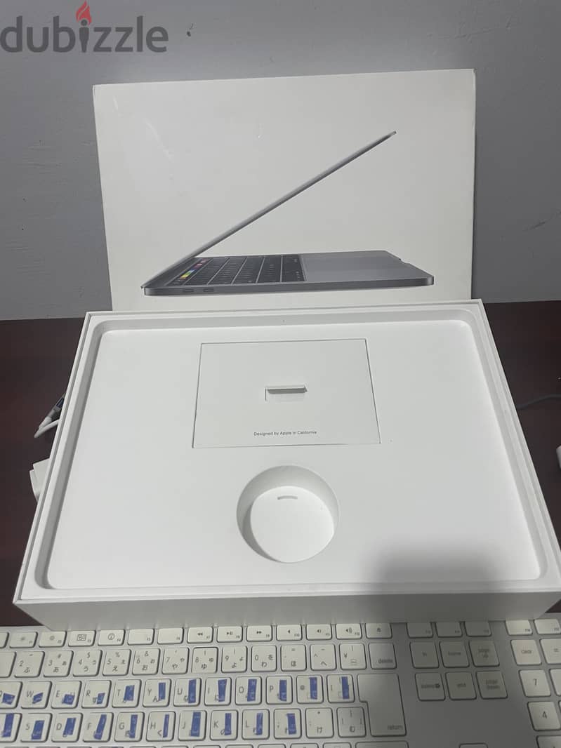 MacBook pro like new 3