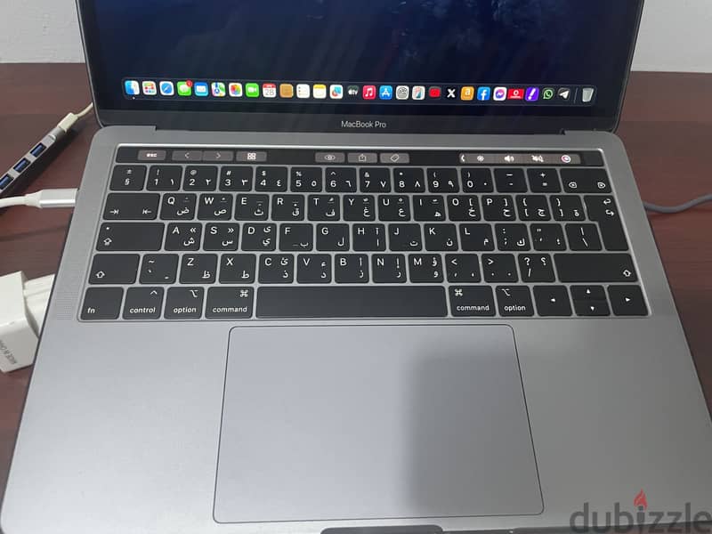 MacBook pro like new 5