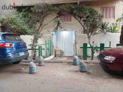 شقه مفروشه للايجار اليومي في المعادي عائله فقط  الدور الارضي  بجنينه مدخل خاص موقع راقي وهادي جداا قريبه من مترو المعادي والكورنيش وميدان الاتحاد ومستشفى المعادي العسكري