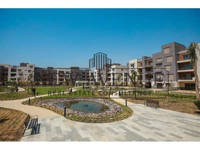 شقة أرضية نصف تشطيب بحديقة جاهزة للسكن للبيع في ديستركت 5 بالقاهرة الجديدة district 5 المرحلة NHR تطوير شركة مراكز