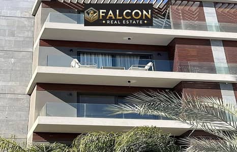 بالقرب من الجامعه الامريكيه AUC بمقدم 600.000 مع لافيستا الباتيو التجمع قسط LA VISTA PATIO