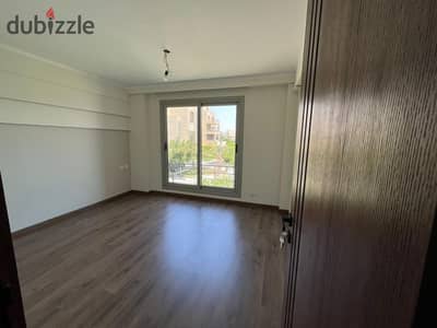 Apartment 170 meters, 3 rooms, for sale in Palm Parks, 6 October, at a special price