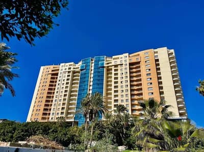 شقة للبيع 210م في كمبوند كليوباترا بلازا – الأزاريطة | فيو بحر ومكتبة الإسكندرية