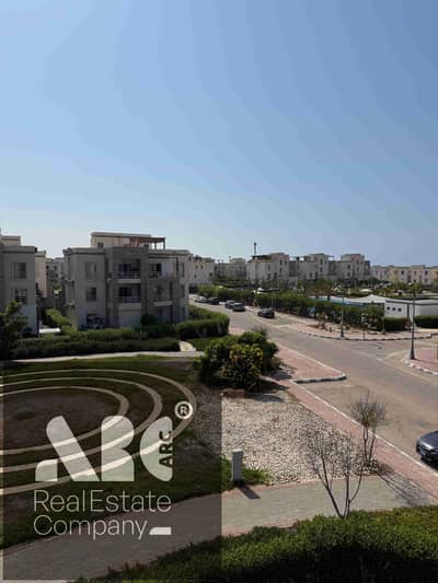 بنتاهوس لقطه للبيع امواج الساحل الشمالي ٢ غرفه  علي لاند سكيب بحري صريح لوكيشن مميز جدا خطوات للبحر/ Amwaj north coast