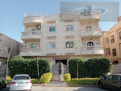 مميزة للبيع في البنفسج فيلات 9 – فيو جاردن    الموقع: البنفسج فيلات 9 – التجمع الخامس  فيو مفتوح على جاردن  