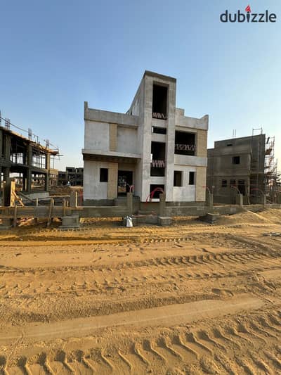 The lowest total contract for Villa B in Noor City with installment over 10 years, view wide garden