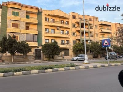 شقة في العبور 185 متر  الحي الاول تشطيب خاص - استلام فوري
